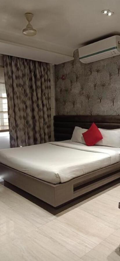 Hotel Pratiksha Residency Нави Мумбаи Экстерьер фото